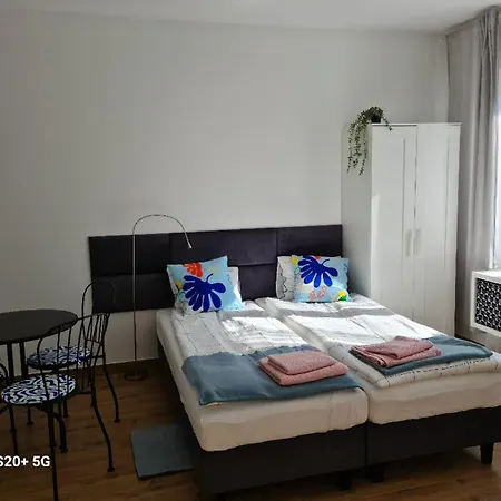 Dana Пустково